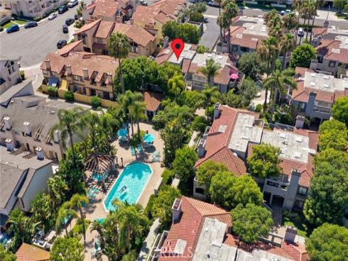 4752 Tiara 103 Drive, Huntington Beach, CA