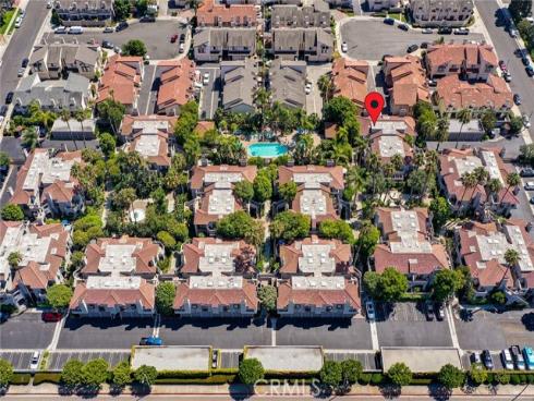 4752 Tiara 103 Drive, Huntington Beach, CA