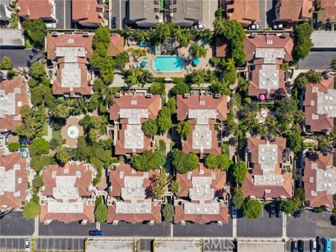 4752 Tiara 103 Drive, Huntington Beach, CA