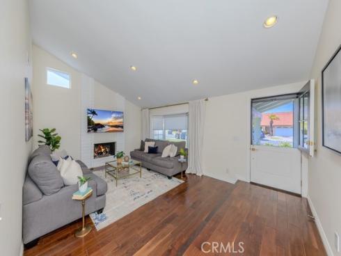 8592 Larkport Drive, Huntington Beach, CA