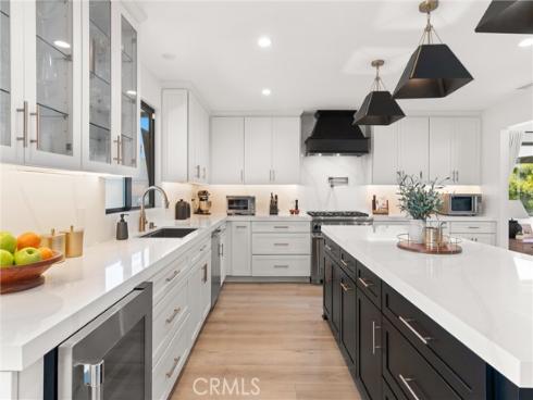 19582 Summer Breeze Lane, Huntington Beach, CA