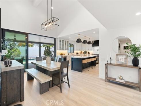 19582 Summer Breeze Lane, Huntington Beach, CA