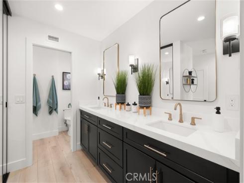 19582 Summer Breeze Lane, Huntington Beach, CA