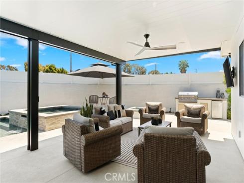 19582 Summer Breeze Lane, Huntington Beach, CA