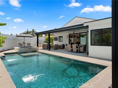 19582 Summer Breeze Lane, Huntington Beach, CA