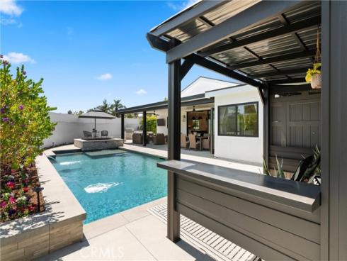 19582 Summer Breeze Lane, Huntington Beach, CA