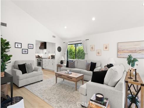 19582 Summer Breeze Lane, Huntington Beach, CA