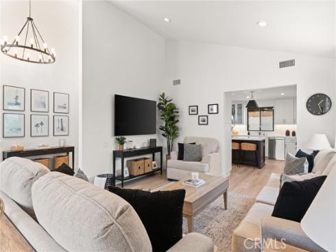 19582 Summer Breeze Lane, Huntington Beach, CA