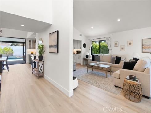 19582 Summer Breeze Lane, Huntington Beach, CA