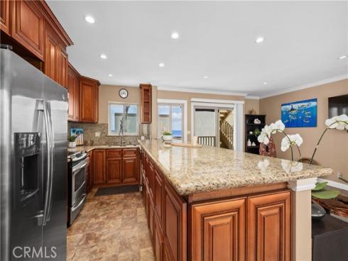 711 Pacific Coast 325 , Huntington Beach, CA