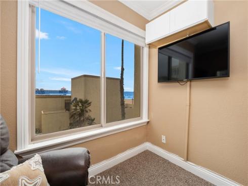 711 Pacific Coast 325 , Huntington Beach, CA