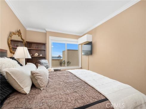 711 Pacific Coast 325 , Huntington Beach, CA