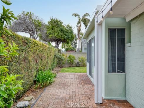 6582 Corrine Circle, Huntington Beach, CA