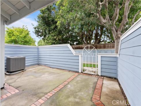 19116 Queensport B Lane, Huntington Beach, CA