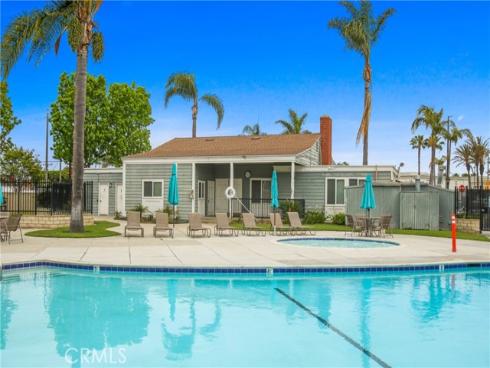 9867 Cornwall Drive, Huntington Beach, CA