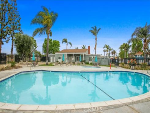 9867 Cornwall Drive, Huntington Beach, CA