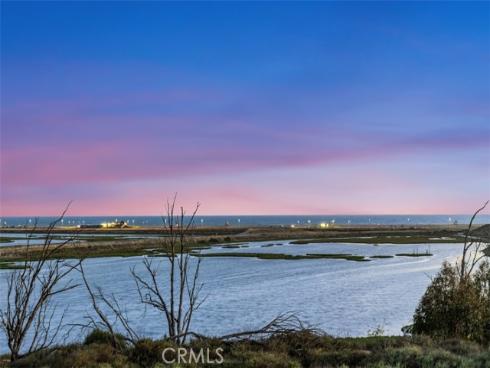 4762  Oceanridge Drive  , Huntington Beach, CA