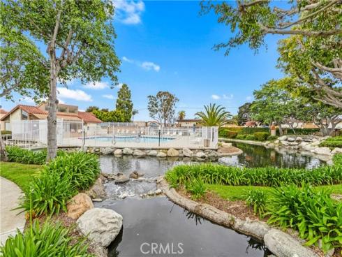 16512 Blackbeard Lane 102 , Huntington Beach, CA