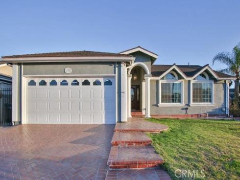 17252 Apel Lane, Huntington Beach, CA