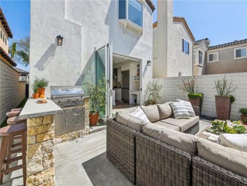 423 10th Street, Huntington Beach, CA