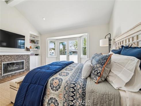 423 10th Street, Huntington Beach, CA