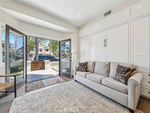 423 10th Street, Huntington Beach, CA
