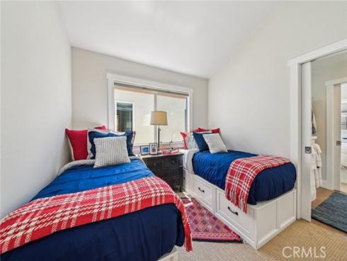 423 10th Street, Huntington Beach, CA