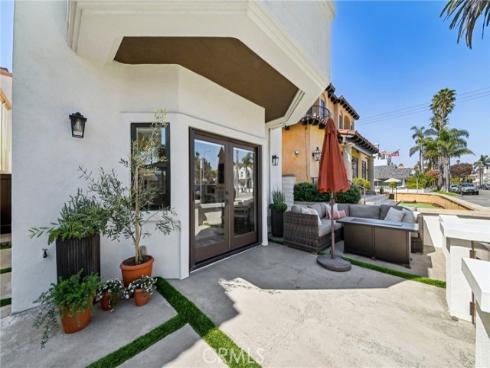 423 10th Street, Huntington Beach, CA