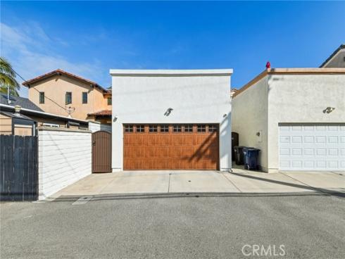 423 10th Street, Huntington Beach, CA