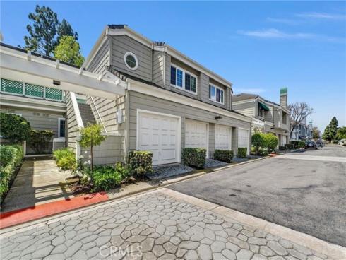 7402  Yellowtail  204  Drive, Huntington Beach, CA