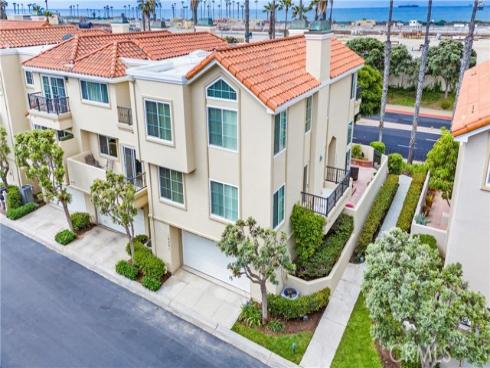 19481 Riverdale Lane, Huntington Beach, CA