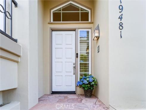19481 Riverdale Lane, Huntington Beach, CA