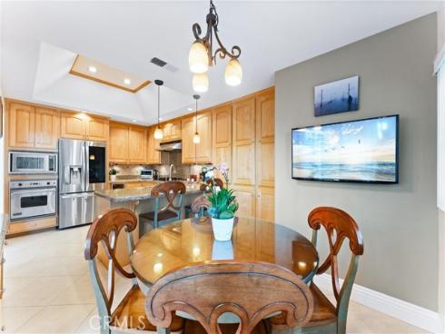 19481 Riverdale Lane, Huntington Beach, CA