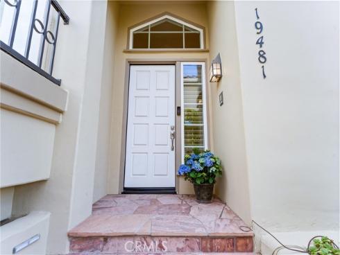 19481 Riverdale Lane, Huntington Beach, CA