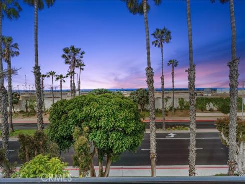 19481 Riverdale Lane, Huntington Beach, CA