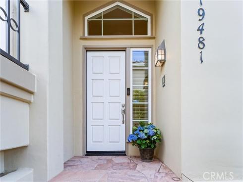 19481 Riverdale Lane, Huntington Beach, CA