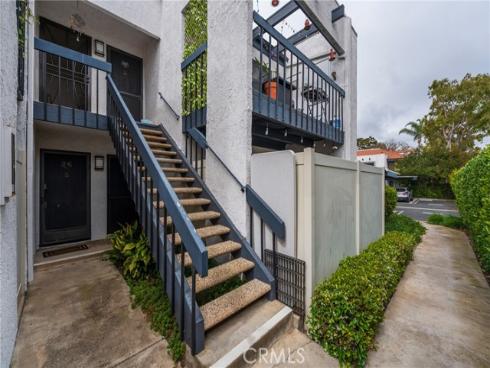 215 Wichita 106 Avenue, Huntington Beach, CA