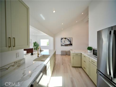 21651 Hilaria , Huntington Beach, CA