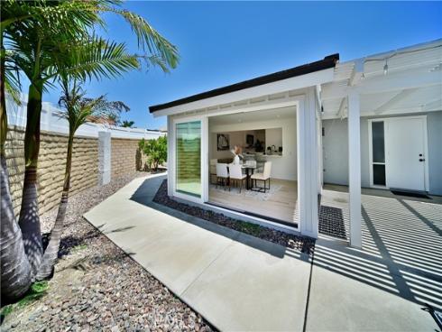 21651 Hilaria , Huntington Beach, CA