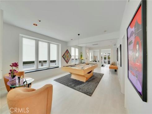 302 Huntington Street, Huntington Beach, CA