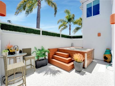 302 Huntington Street, Huntington Beach, CA