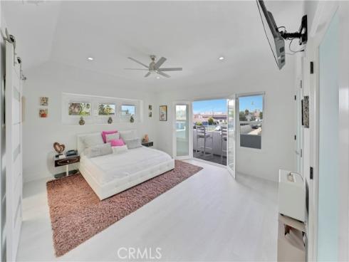 302 Huntington Street, Huntington Beach, CA