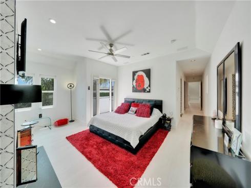 302 Huntington Street, Huntington Beach, CA