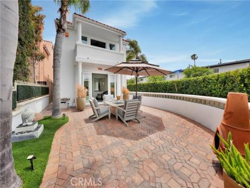 302 Huntington Street, Huntington Beach, CA