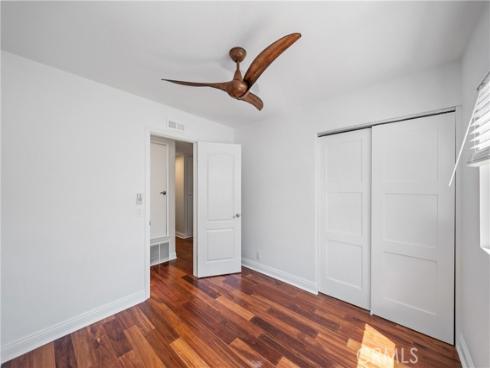 9432 Waterfront Dr , Huntington Beach, CA