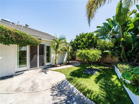 9432 Waterfront Dr , Huntington Beach, CA