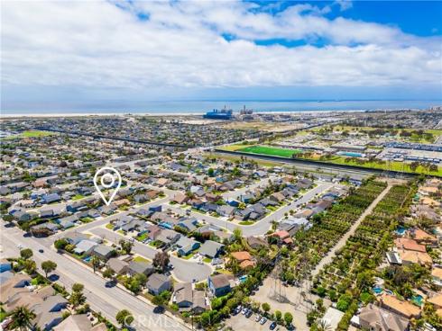 9432 Waterfront Dr , Huntington Beach, CA