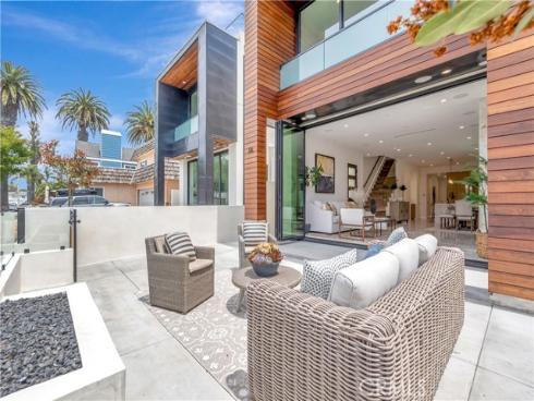 518 8th Street , Huntington Beach, CA