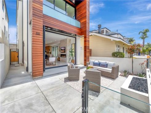 518 8th Street , Huntington Beach, CA