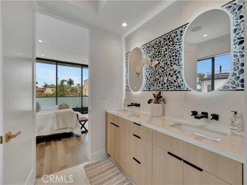 518 8th Street , Huntington Beach, CA